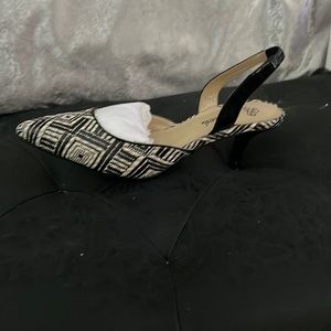 J Renee black and white vera pattern short heels